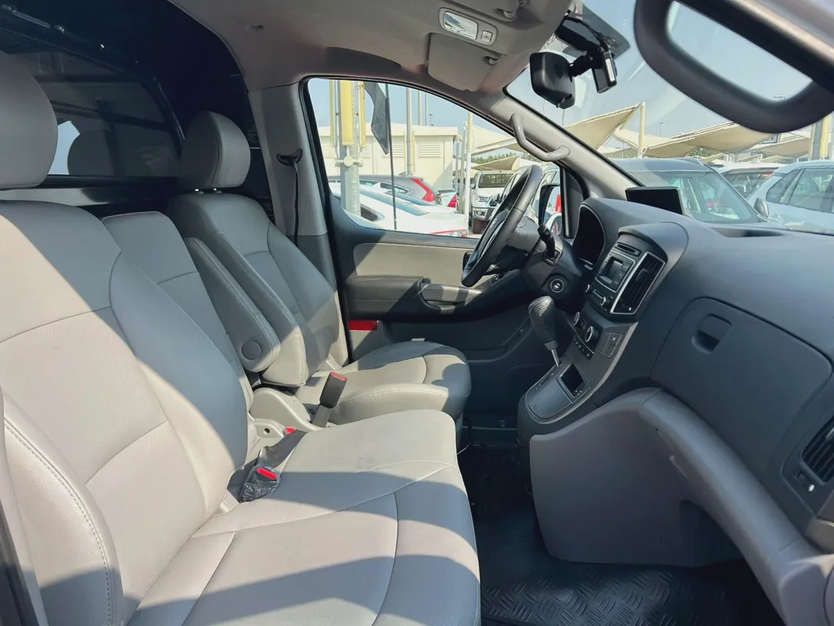 2021 | Hyundai H1 | Van | Automatic | Diesel | Korean Specs | Ref#832-10-10