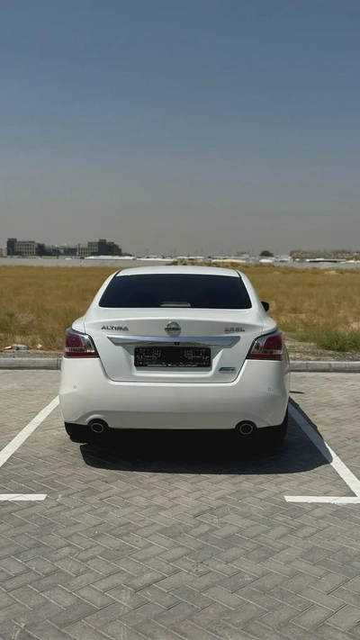 Nissan Altima SL | 2015 | GCC | Full Option | 151,000 km | White / Beige | Fully Serviced-1