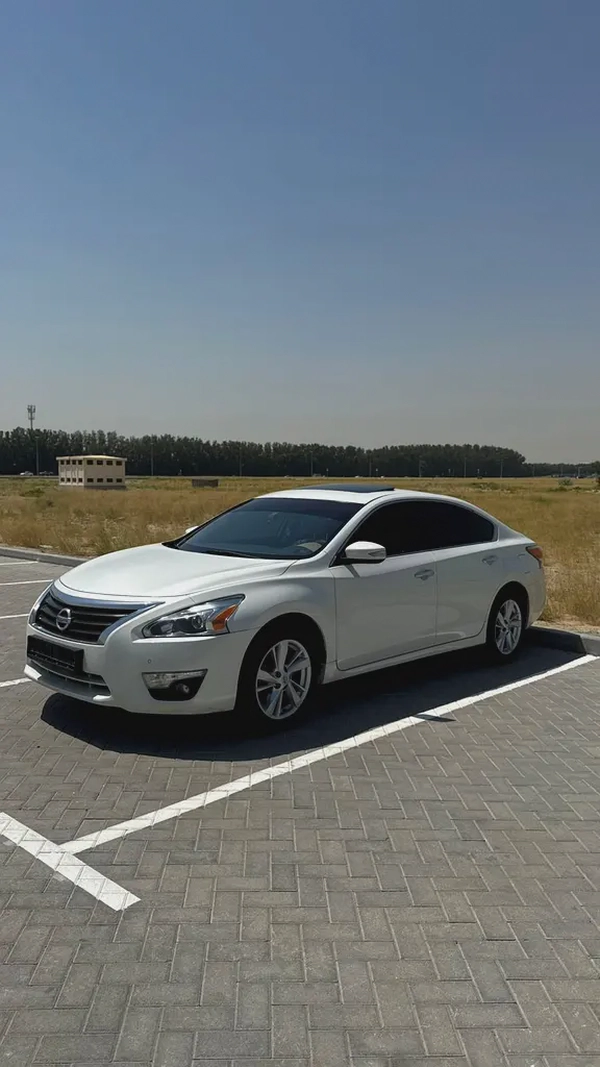 Nissan Altima SL | 2015 | GCC | Full Option | 151,000 km | White / Beige | Fully Serviced