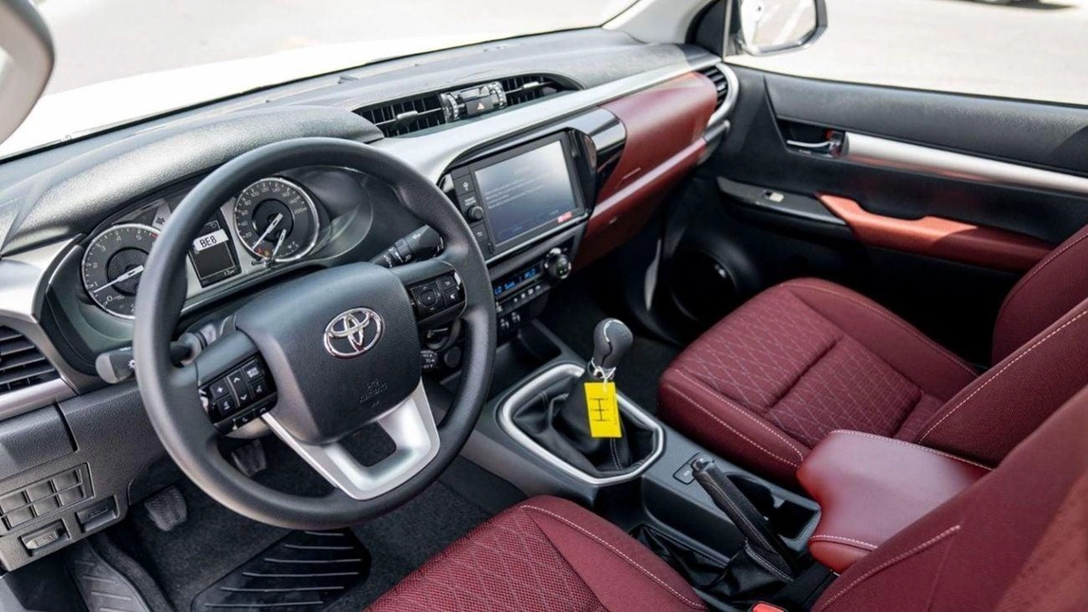 Toyota Hilux TOYOTA HILUX DC 2.7P MT 4X4 MY2023 – WHITE-12-0