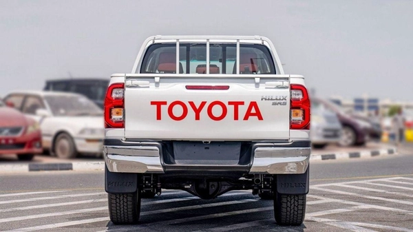 Toyota Hilux TOYOTA HILUX DC 2.7P MT 4X4 MY2023 – WHITE