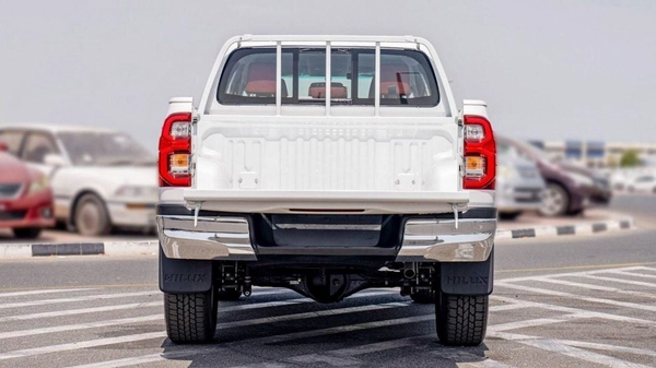 Toyota Hilux TOYOTA HILUX DC 2.7P MT 4X4 MY2023 – WHITE