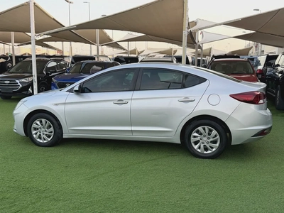 Hyundai Elantra GLS 2019 - GCC Specs - Excellent Condition-6