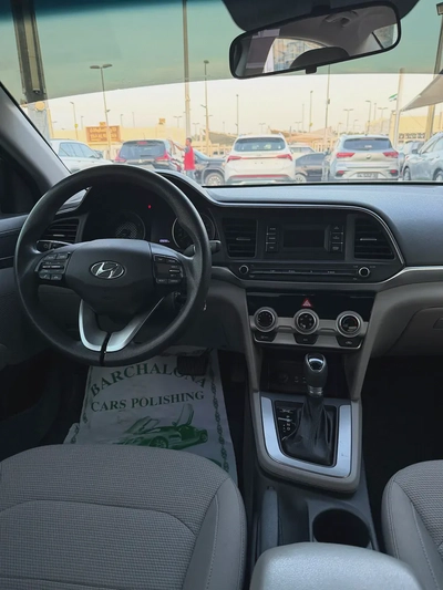 Hyundai Elantra GLS 2019 - GCC Specs - Excellent Condition-10