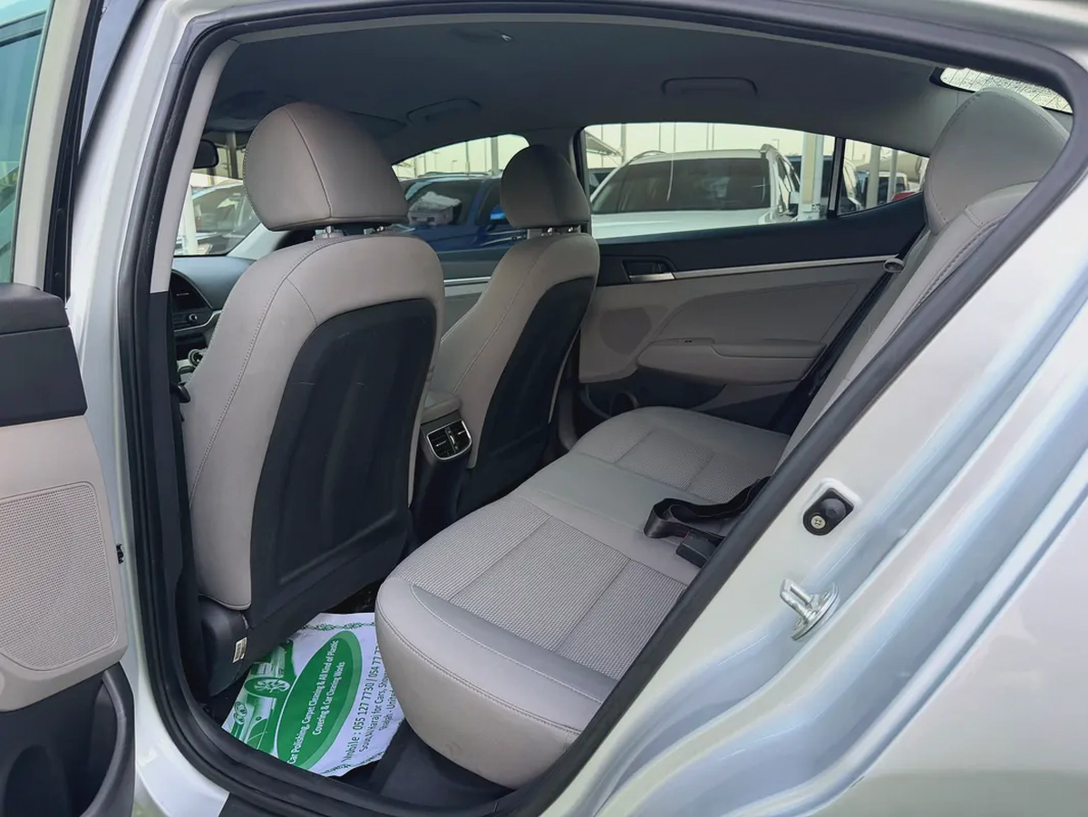 Hyundai Elantra GLS 2019 - GCC Specs - Excellent Condition-7-7