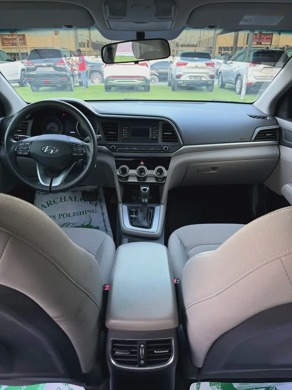 Hyundai Elantra GLS 2019 - GCC Specs - Excellent Condition