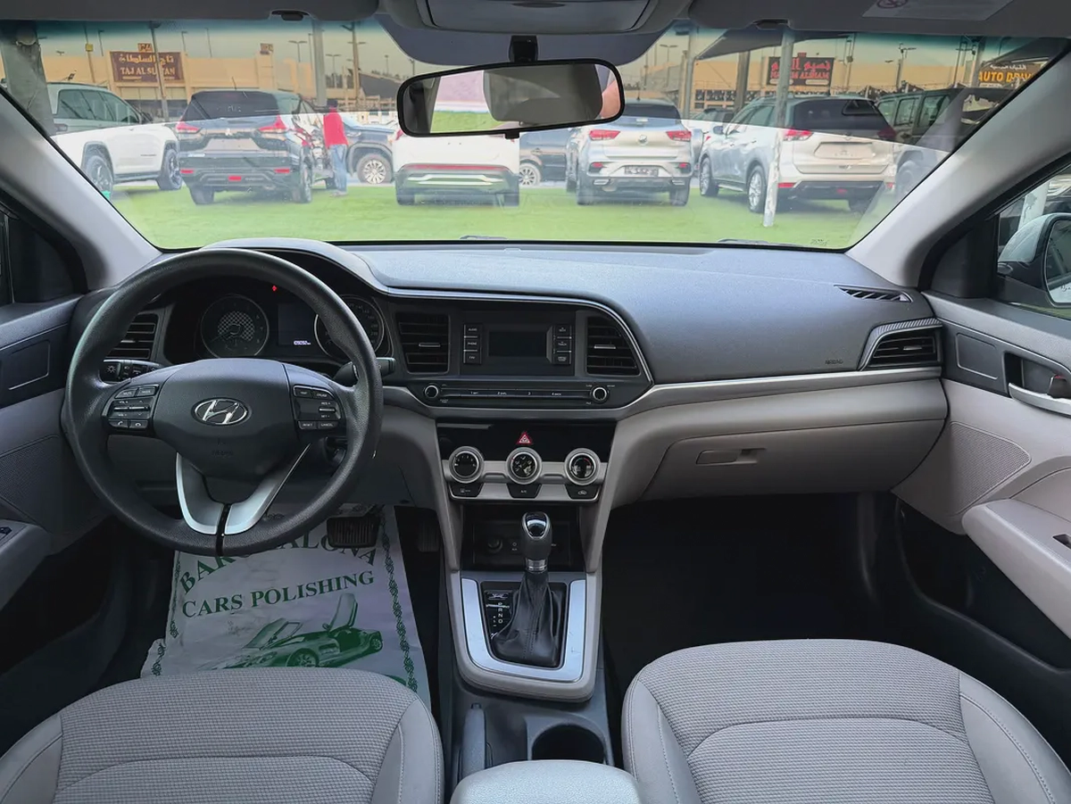 Hyundai Elantra GLS 2019 - GCC Specs - Excellent Condition-9-9