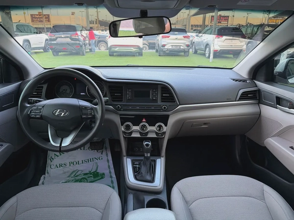 Hyundai Elantra GLS 2019 - GCC Specs - Excellent Condition