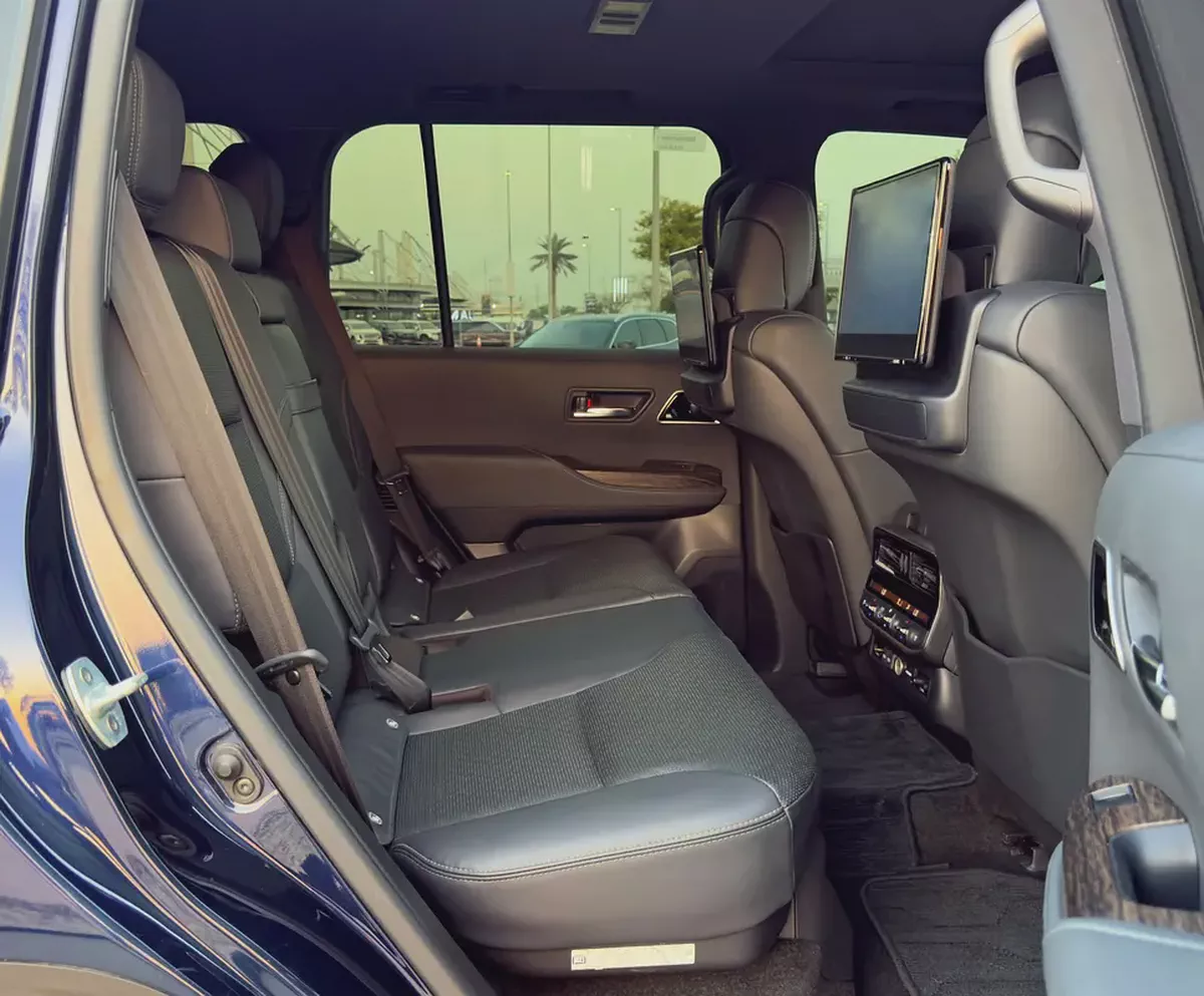2023 Toyota Land Cruiser VXR 4.0l, Dealer Warranty, GCC Specifications-11-11