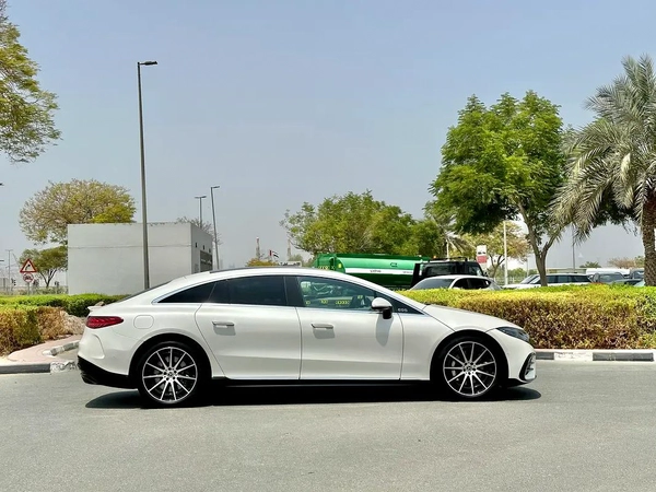 Mercedes Benz EQS450+ 2023 included warranty service contract