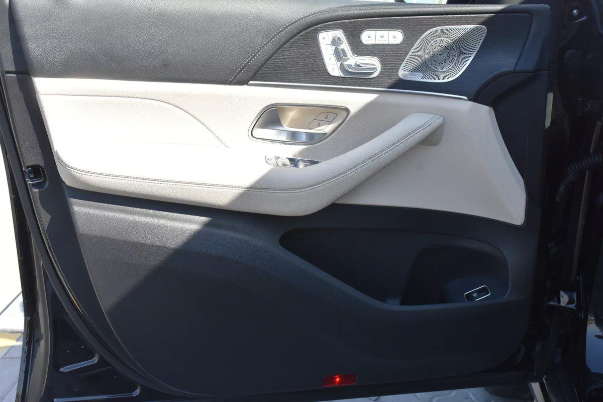 MERCEDES BENZ GLS450 4MATIC 2024 | BLACK-17-17