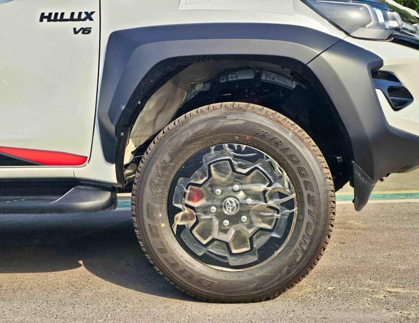 Toyota Hilux GR SPORT WIDE BODY / 4.0L PETROL V6 / TRIP TRONIC / 360*CAMERA / DRIVER PWR SEATS WITH
