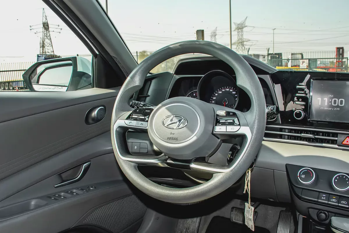 2023 HYUNDAI ELANTRA – GCC SPECS – ONLY 52,000 KM – FULL SERVICE HISTORY-13-13
