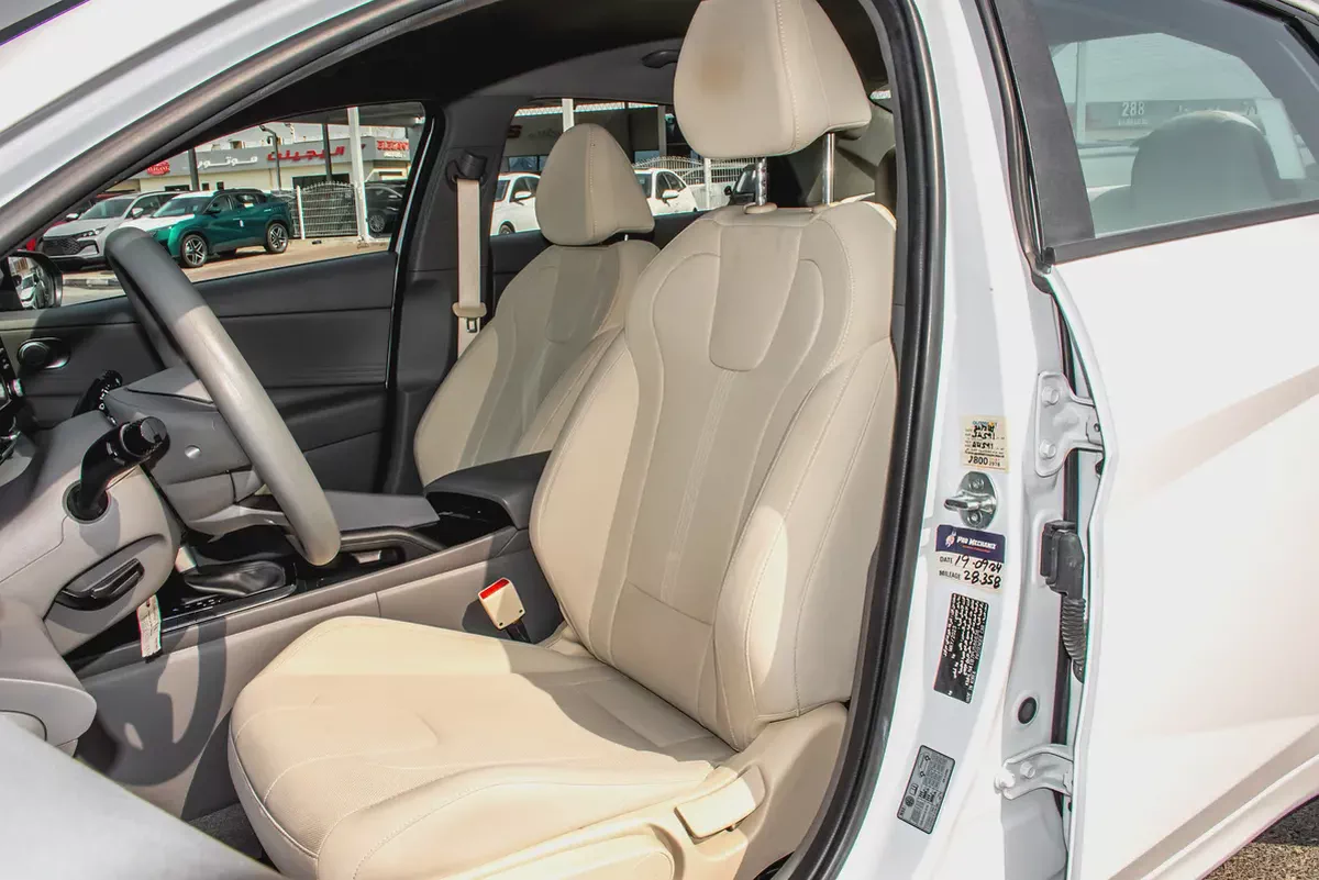 2023 HYUNDAI ELANTRA – GCC SPECS – ONLY 52,000 KM – FULL SERVICE HISTORY-14-14