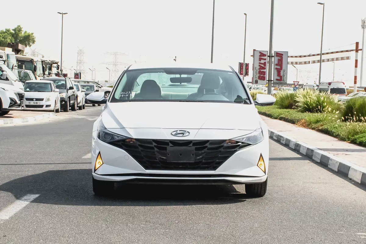 2023 HYUNDAI ELANTRA – GCC SPECS – ONLY 52,000 KM – FULL SERVICE HISTORY-1-1