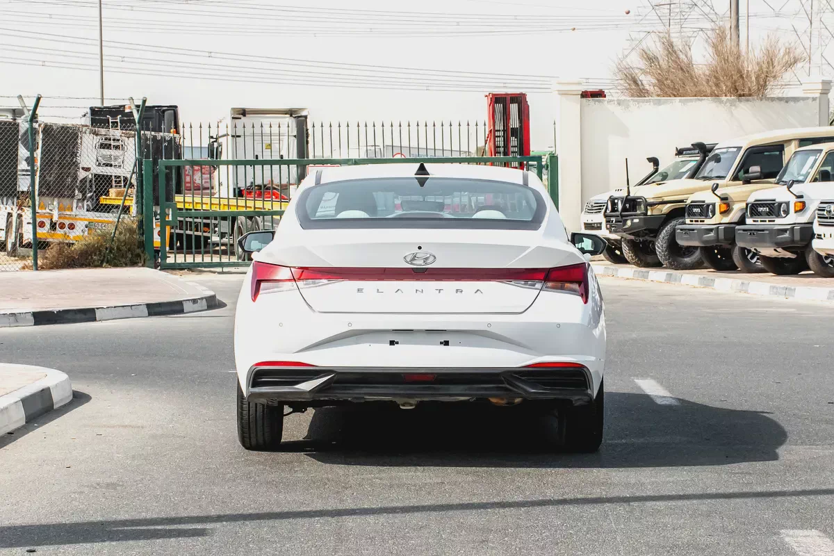 2023 HYUNDAI ELANTRA – GCC SPECS – ONLY 52,000 KM – FULL SERVICE HISTORY-6-6
