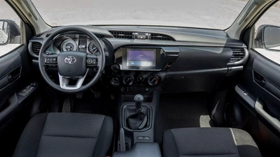 Toyota Hilux DLX HILUX 2.4L MED OPTION DIESEL 2024-9