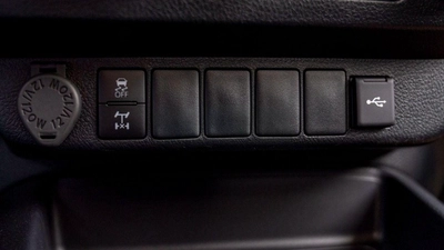 Toyota Hilux DLX HILUX 2.4L MED OPTION DIESEL 2024-13