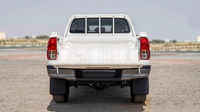 Toyota Hilux DLX HILUX 2.4L MED OPTION DIESEL 2024-8