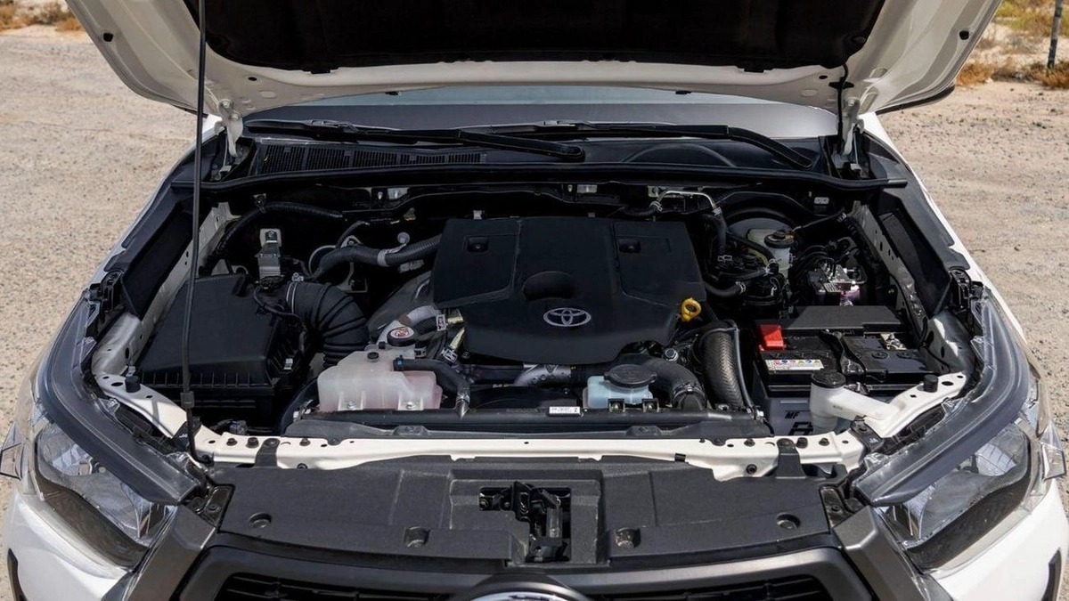 Toyota Hilux DLX HILUX 2.4L MED OPTION DIESEL 2024-19-0