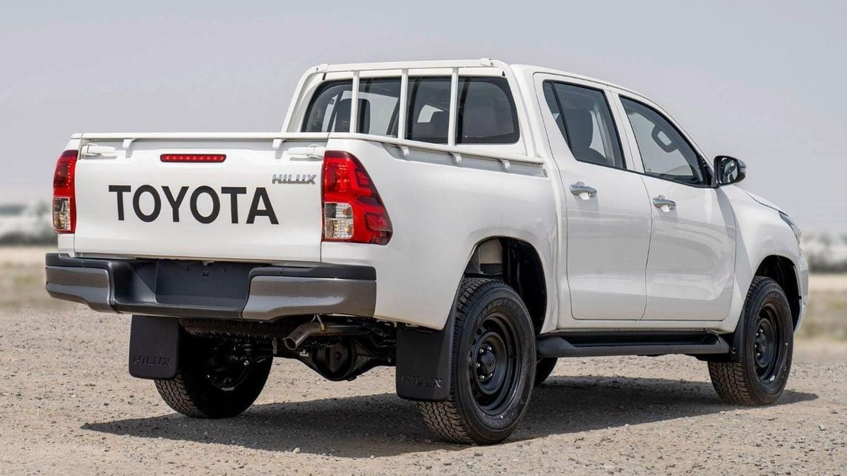 Toyota Hilux DLX HILUX 2.4L MED OPTION DIESEL 2024-4-0