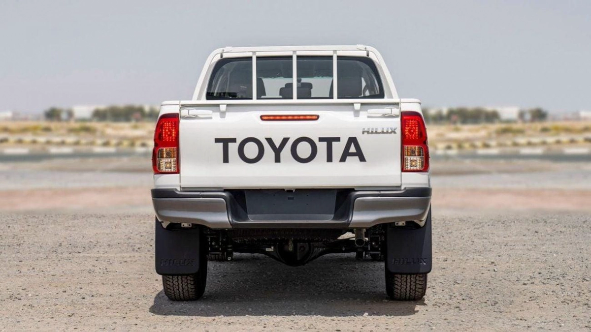 Toyota Hilux DLX HILUX 2.4L MED OPTION DIESEL 2024-5-0