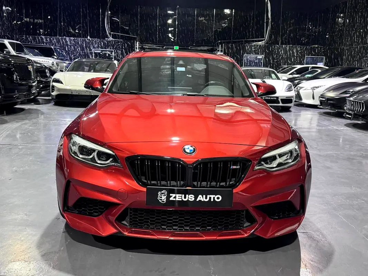BMW 2019 | GCC specs | Low Mileage | Well maintained | AGMC Full service History-6-6