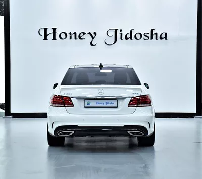 Mercedes Benz E500 ( 2016 Model ) in White Color GCC Specs-8