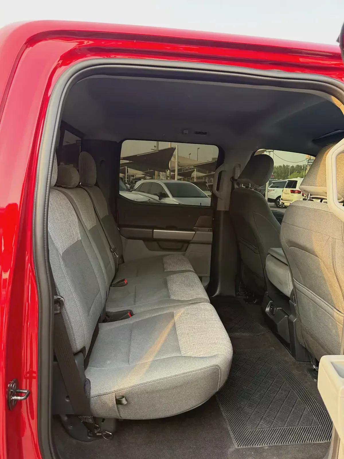 Ford F-150 Lariat 2021 American Specs - Excellent Condition-6-6