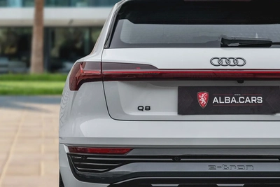 4,270 P.M |  Q8 e-tron 55 Quattro | 0% Downpayment | Audi Warranty!-5