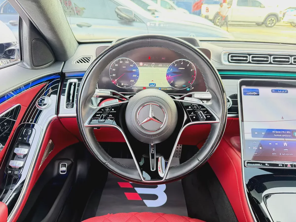 مرسيدس بنز S 580 4 MATIC ابيض / احمر 2023 (خليجي)-10-10