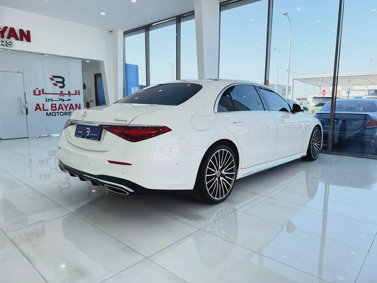 مرسيدس بنز S 580 4 MATIC ابيض / احمر 2023 (خليجي)-2-2