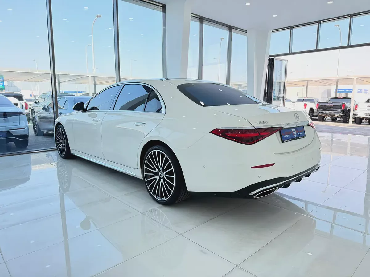 مرسيدس بنز S 580 4 MATIC ابيض / احمر 2023 (خليجي)-3-3