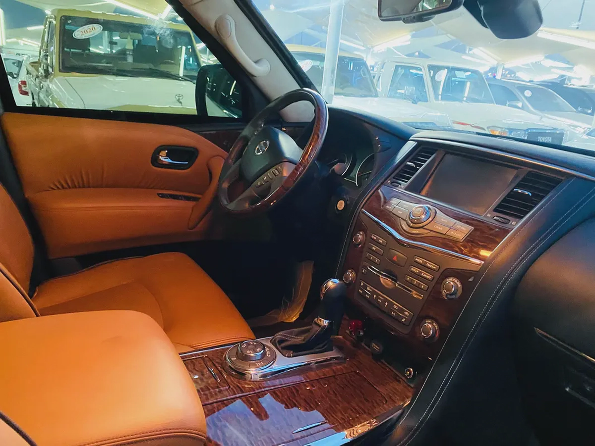 Km only Nissan Patrol LE Platinum City 2016 GCC Specs 3000-15-15