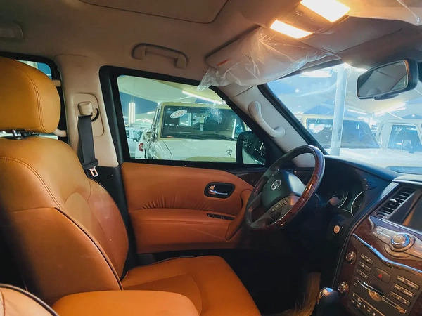 Km only Nissan Patrol LE Platinum City 2016 GCC Specs 3000