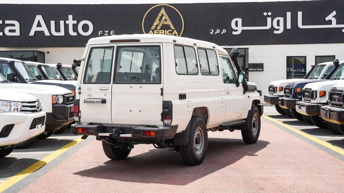 Toyota Land Cruiser 70 TOYOTA LC78 4.0 PETROL AT 2026-11-0