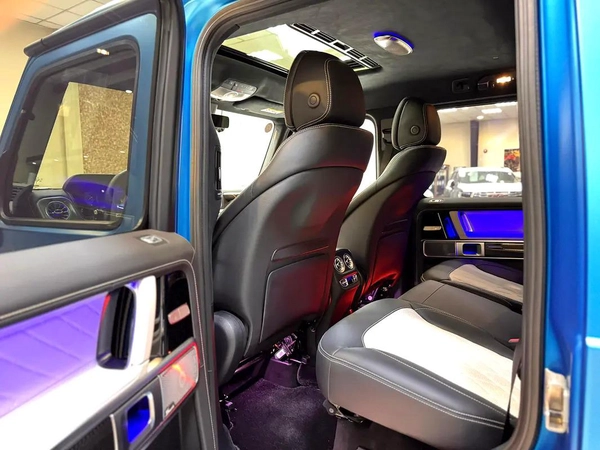 G 63 AMG / FULL CARBON FIBER / MANUFAKTUR EDITION / 2,200 Km