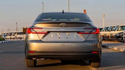 2025 Toyota Camry LE 2.5L Hybrid with Panoramic Sunroof (Grey)-9