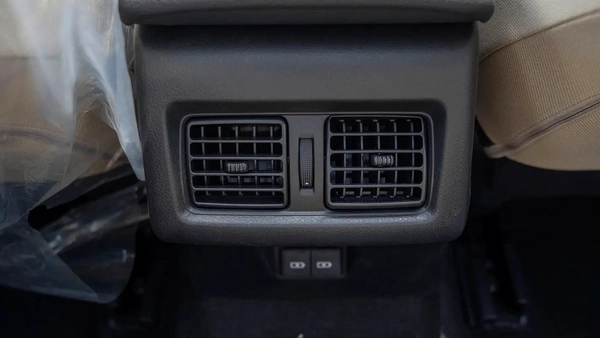 2025 Toyota Camry LE 2.5L Hybrid with Panoramic Sunroof (Grey)