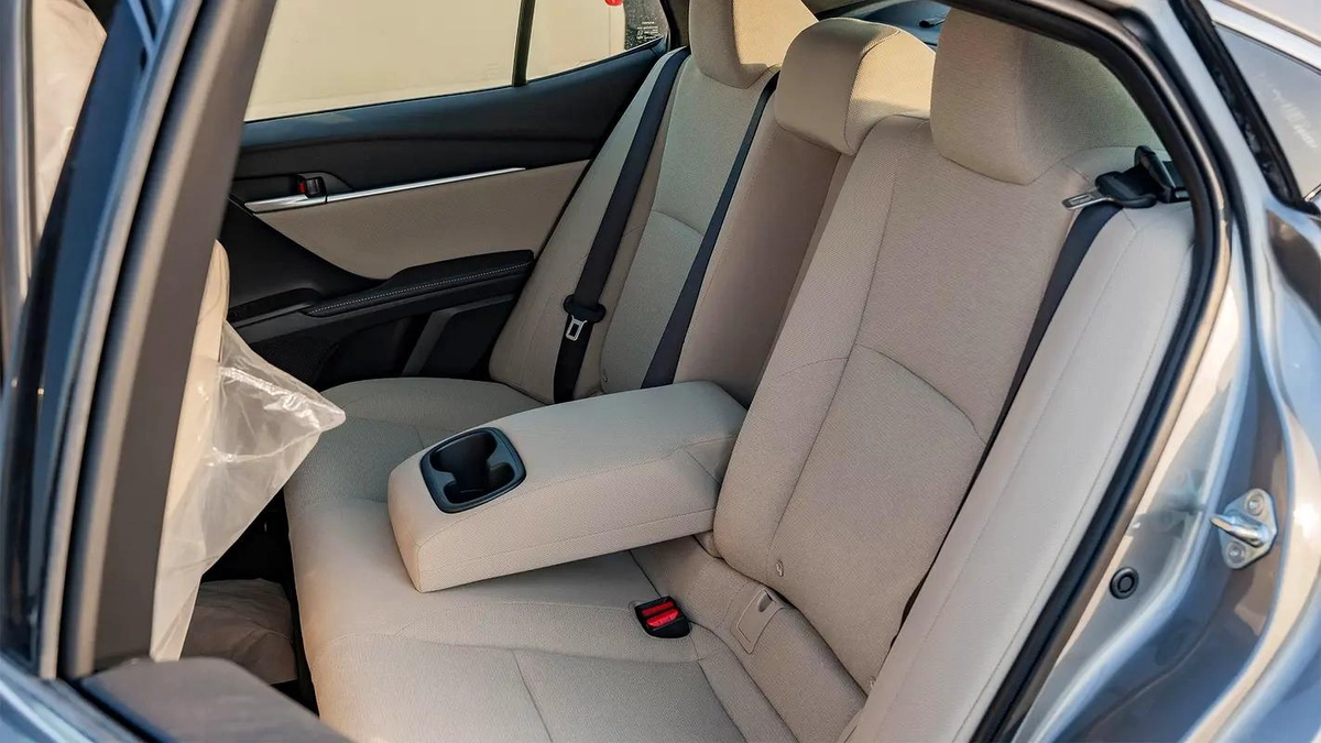 2025 Toyota Camry LE 2.5L Hybrid with Panoramic Sunroof (Grey)-14-14