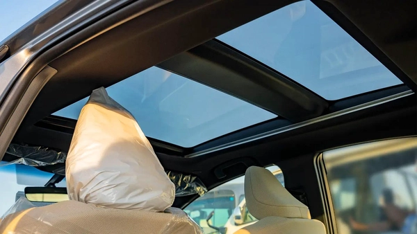 2025 Toyota Camry LE 2.5L Hybrid with Panoramic Sunroof (Grey)