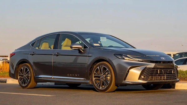 2025 Toyota Camry LE 2.5L Hybrid with Panoramic Sunroof (Grey)