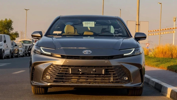 2025 Toyota Camry LE 2.5L Hybrid with Panoramic Sunroof (Grey)