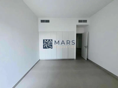 Luxury 4 bedroom corner unit with majlis for rent in Robinia just 190k-9