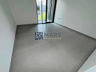 Luxury 4 bedroom corner unit with majlis for rent in Robinia just 190k-10