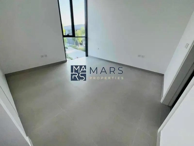 Luxury 4 bedroom corner unit with majlis for rent in Robinia just 190k-13