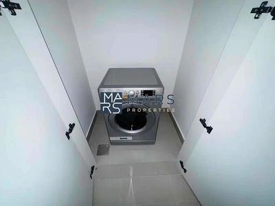 Luxury 4 bedroom corner unit with majlis for rent in Robinia just 190k-19