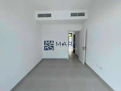 Luxury 4 bedroom corner unit with majlis for rent in Robinia just 190k-23