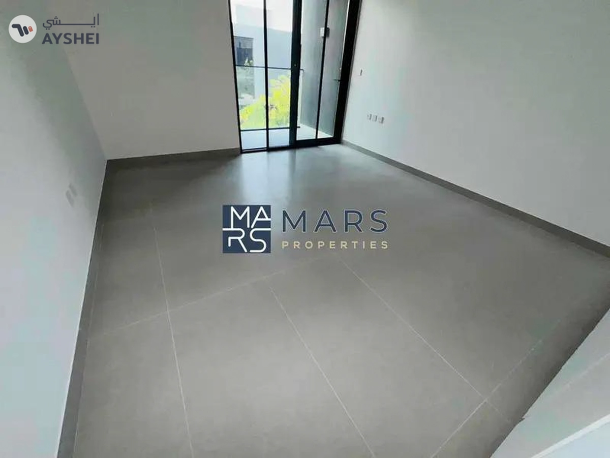 Luxury 4 bedroom corner unit with majlis for rent in Robinia just 190k-10-10