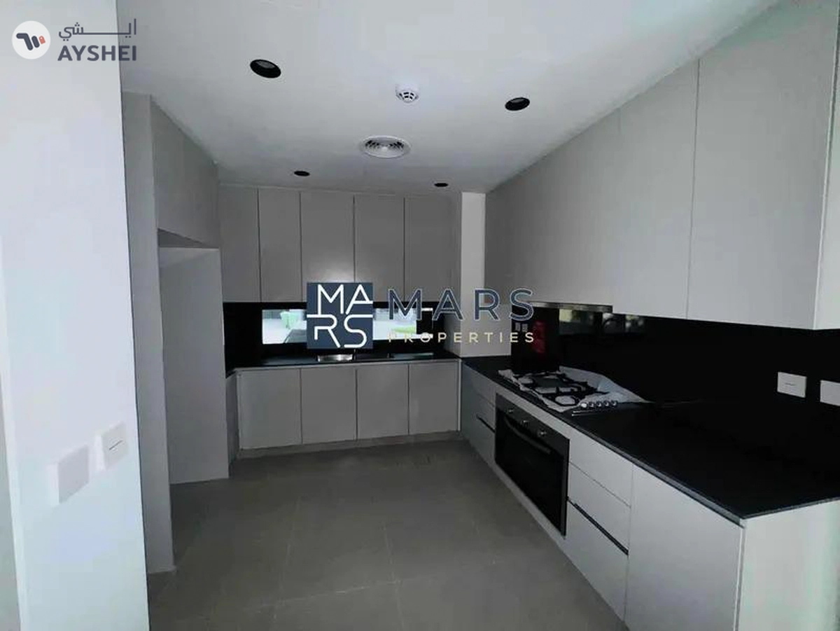 Luxury 4 bedroom corner unit with majlis for rent in Robinia just 190k-20-20